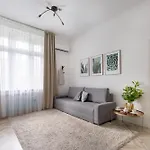 Kiraly By Stn * Budapest